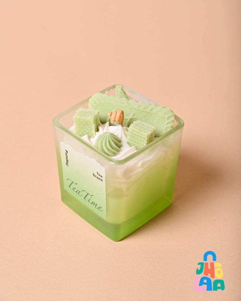 Sweet Cinnamon Scented Candle