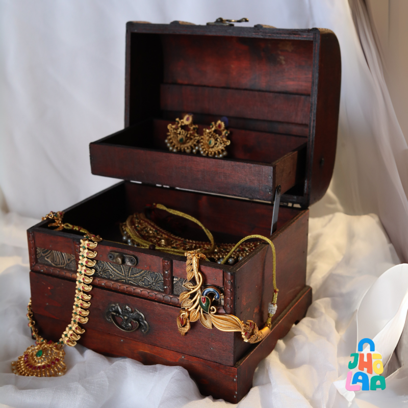 Vintage Jewelry Organiser - Image 4