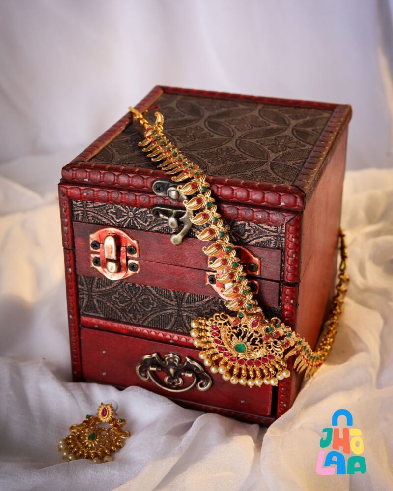 Small Vintage Jewelry Organiser